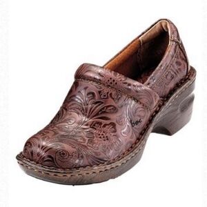 B.O.C. Born Peggy Clogs Embossed slip-ons Loafer Size 8 Brown